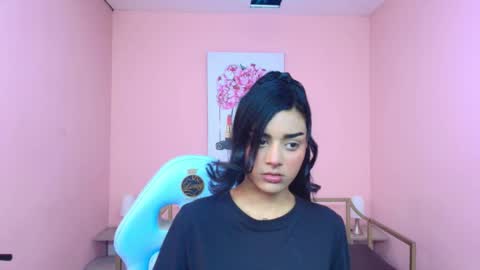 milu_carbajal_x online show from 22, 11, 2025