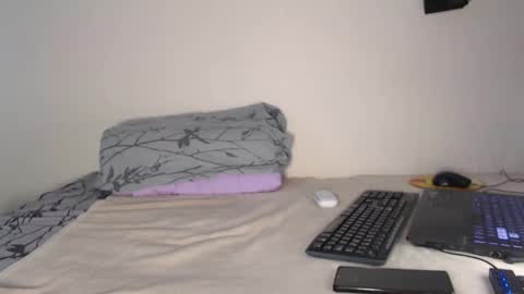 Snapshot of miluegin chatting on 27, 10, 2025 Noah online show from 27, 10, 2025