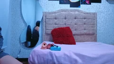 Snapshot of mily_lu chatting on 4, 7, 2026 mily online show from 4, 7, 2026