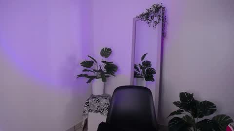 Mily Ortiz online show from 4, 3, 2026