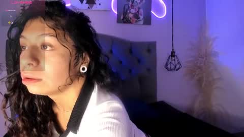 Snapshot of milyferrer chatting on 19, 6, 2026 Mily online show from 19, 6, 2026