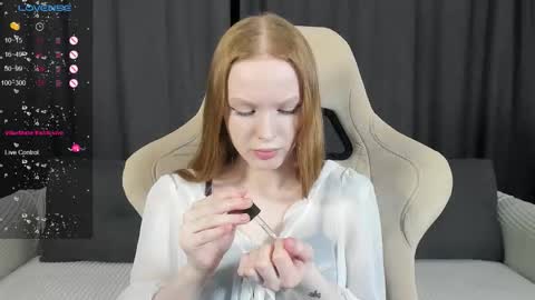 Snapshot of milymi_ chatting on 22, 12, 2025 Milena and Jasper online show from 22, 12, 2025