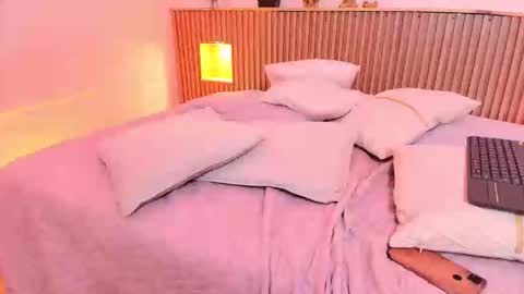 Snapshot of milyrouse___ chatting on 28, 12, 2024 Milly online show from 28, 12, 2024