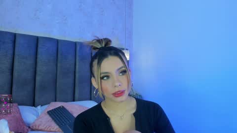 Snapshot of milyy_vermont chatting on 5, 1, 2025 Milyy online show from 5, 1, 2025
