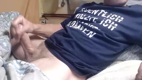 Snapshot of mimes32 chatting on 4, 11, 2025 mimes32 online show from 4, 11, 2025