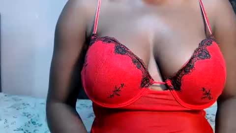 Snapshot of mimiebony chatting on 7, 7, 2026 mimiebony online show from 7, 7, 2026