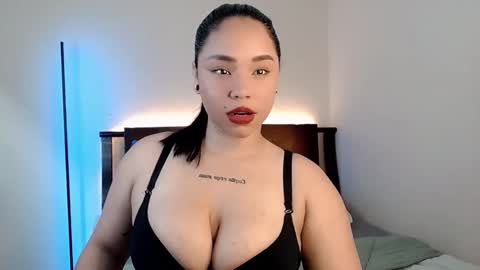 mimirodriguezz online show from 4, 12, 2024