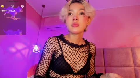 Minji online show from 7, 2, 2025