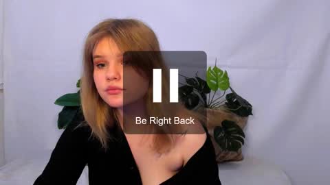 hi Im Mina  online show from 1, 3, 2025