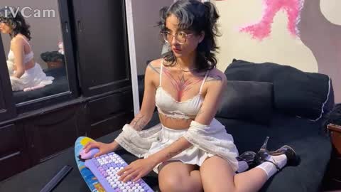 Suki 3 online show from 5, 2, 2026