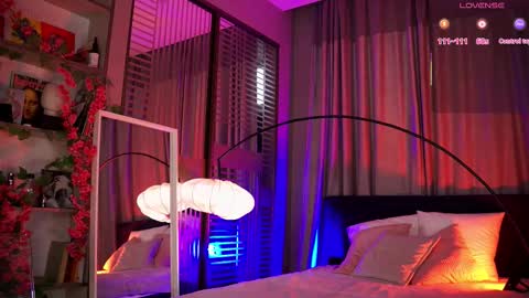 Frances  Next streams Thu Fri Sat 8am -  4pm GMT3 online show from 11, 10, 2025