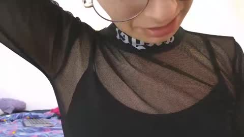 Snapshot of minene_mikami chatting on 25, 4, 2026 minene_mikami online show from 25, 4, 2026