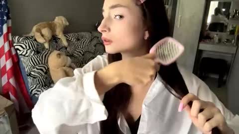 Emilia online show from 17, 9, 2025