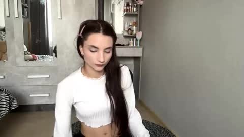 Emilia online show from 27, 10, 2025