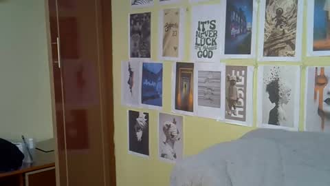 mini_karee online show from 9, 3, 2026