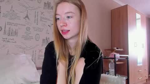 Snapshot of minidiva_ chatting on 17, 10, 2025 Amelia online show from 17, 10, 2025