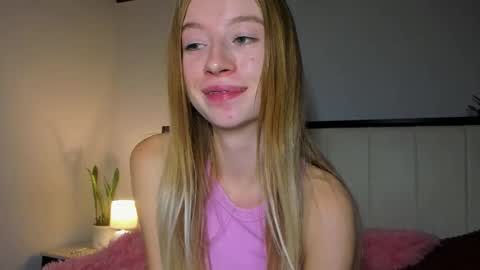 Snapshot of minidiva_ chatting on 17, 10, 2025 Amelia online show from 17, 10, 2025