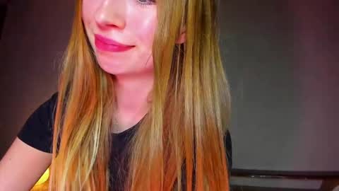 Snapshot of minidiva_ chatting on 2, 4, 2026 Amelia online show from 2, 4, 2026