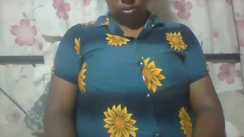 Snapshot of minie4tina chatting on 19, 12, 2024 Minie4Tina online show from 19, 12, 2024