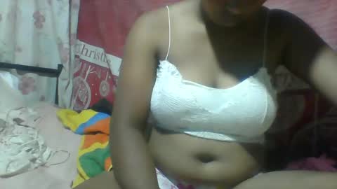 Snapshot of minie4tina chatting on 28, 12, 2024 Minie4Tina online show from 28, 12, 2024