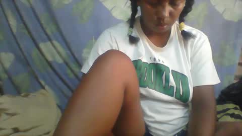 Snapshot of minie4tina chatting on 4, 3, 2025 Minie4Tina online show from 4, 3, 2025