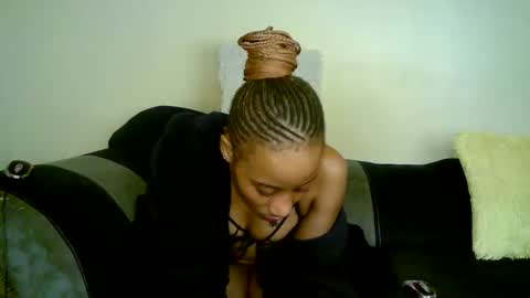 minieme001 online show from 14, 3, 2026