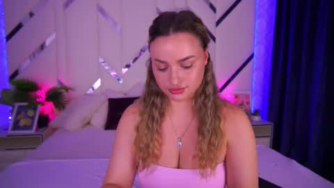 Snapshot of minifox_ chatting on 7, 10, 2025 minifox_ online show from 7, 10, 2025