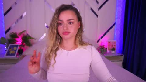 Snapshot of minifox_ chatting on 15, 10, 2025 minifox_ online show from 15, 10, 2025