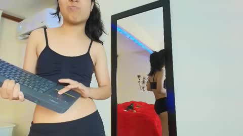 minilove_01 online show from 29, 9, 2025