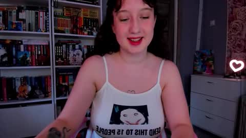 Snapshot of minionkaaa chatting on 22, 11, 2025 Ariana online show from 22, 11, 2025