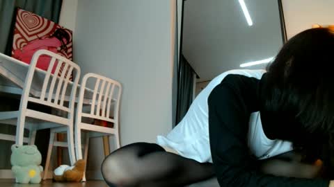 Minji online show from 3, 5, 2026