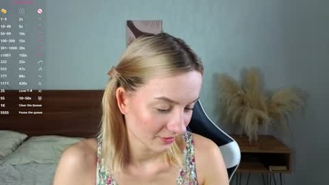 Snapshot of minnietammy chatting on 10, 10, 2025 Mary  is here 3 My favorite patterns 77143222321Try my private online show from 10, 10, 2025