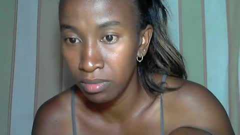 minouch211907 online show from 30, 12, 2024