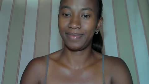 minouch211907 online show from 10, 1, 2025