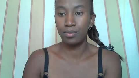 minouch211907 online show from 15, 1, 2025