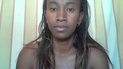 minouch211907 online show from 24, 1, 2025
