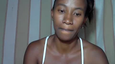 minouch211907 online show from 27, 1, 2025