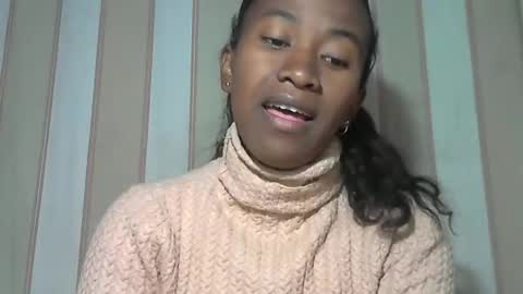 minouch211907 online show from 12, 9, 2025