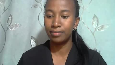 Snapshot of minouch211907 chatting on 7, 4, 2026 minouch211907 online show from 7, 4, 2026