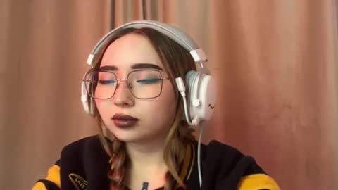 mira_light_ online show from 2, 10, 2025