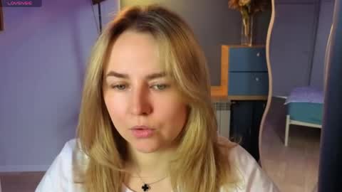 Snapshot of mira_mermayd chatting on 28, 4, 2026 Mira online show from 28, 4, 2026