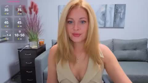 Snapshot of mira_whitme chatting on 16, 10, 2025 Mira online show from 16, 10, 2025