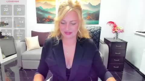 Snapshot of mira_whitme chatting on 13, 7, 2026 Mira online show from 13, 7, 2026