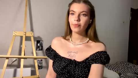 Snapshot of mirabunnys chatting on 15, 9, 2025 Mira online show from 15, 9, 2025