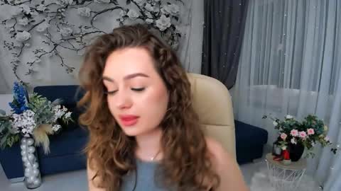 Snapshot of miraclecurly chatting on 23, 5, 2026 Emma online show from 23, 5, 2026
