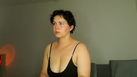 Snapshot of miradiaz chatting on 2, 7, 2026 Meera online show from 2, 7, 2026