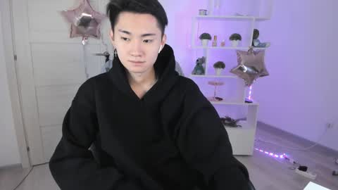 Snapshot of miram_yoo chatting on 3, 12, 2024 online show from 3, 12, 2024