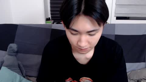 Snapshot of miram_yoo chatting on 13, 1, 2025 online show from 13, 1, 2025