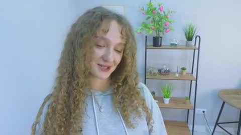 Snapshot of miranda_clock chatting on 4, 2, 2026 Luly online show from 4, 2, 2026