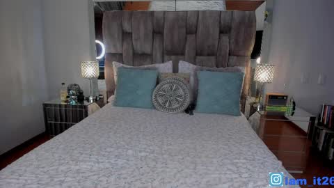 Snapshot of mirandacollins_ chatting on 2, 4, 2026 Miranda online show from 2, 4, 2026